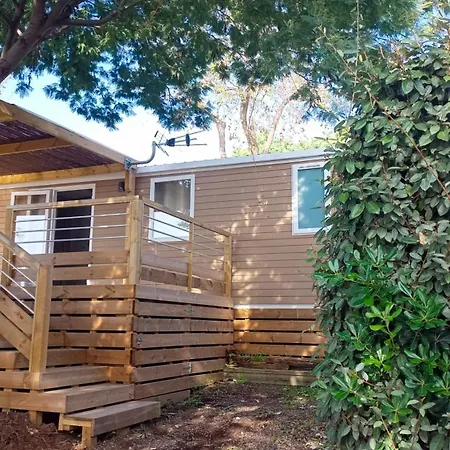 Mobil-home Recent De 2025 A Domaine L'ile D'or A Raphael キャンプ場