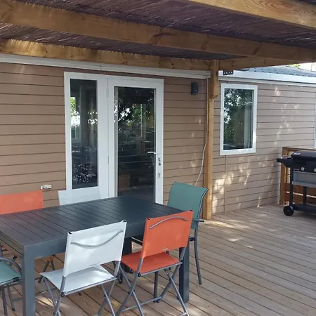 캠프장 Mobil-home Recent De 2025 A Domaine L'ile D'or A Raphael